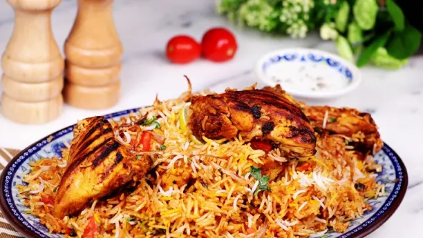Karachi  Beryani with chicken and salad